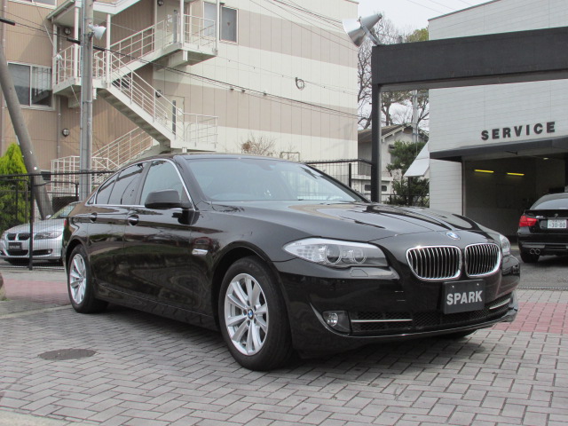 523i ハイラインパッケージ　ワンオーナー　ＨＤＤナビ地デジバックカメラ　低走行　車両画像03