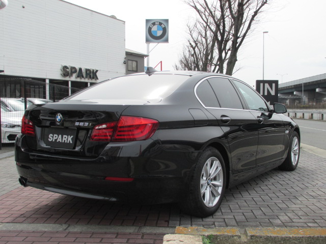 523i ハイラインパッケージ　ワンオーナー　ＨＤＤナビ地デジバックカメラ　低走行　車両画像05