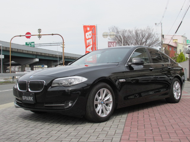 523i ハイラインパッケージ　ワンオーナー　ＨＤＤナビ地デジバックカメラ　低走行　車両画像09