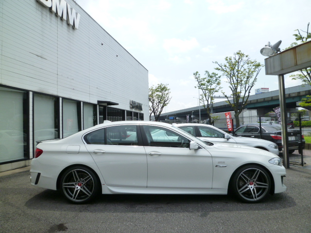 528i BEAMコンプリートカー　サンルーフ　ブラックレザー車両画像04