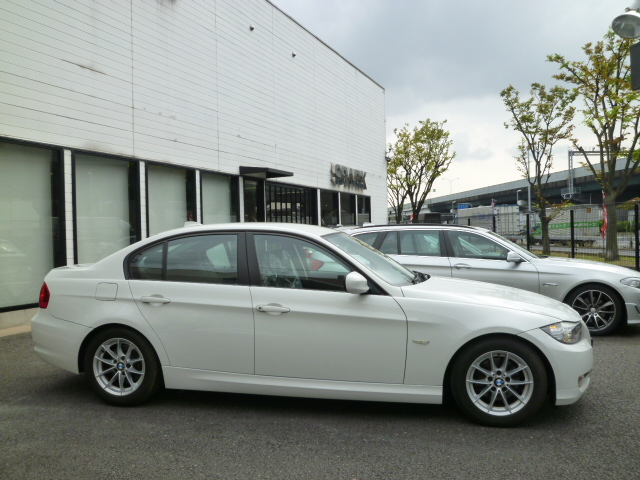 320i LCI　ワンオーナー　アルピンホワイト　HDDナビ　HIDライト　期間限定車両画像04