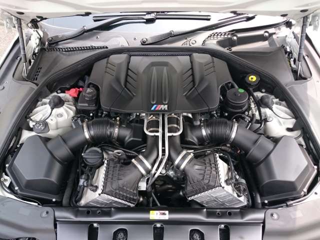 M6 グランクーペ　オプション２０インチAW　ブラックレザー トランクスポイラー車両画像14