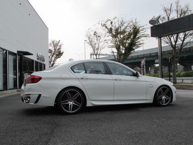 528i　BEAMコンプリートカー　ガラスサンルーフ　ワンオーナー　黒革車両画像04