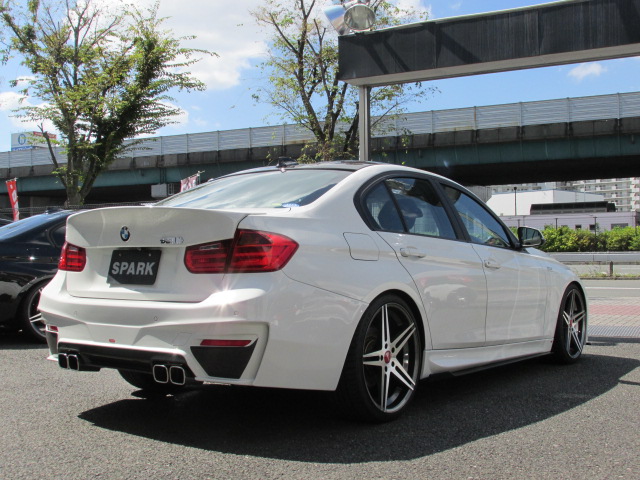 320i BEAMコンプリートカー　カーボンルーフ　ワンオーナー　HDDナビ　地デジ車両画像05