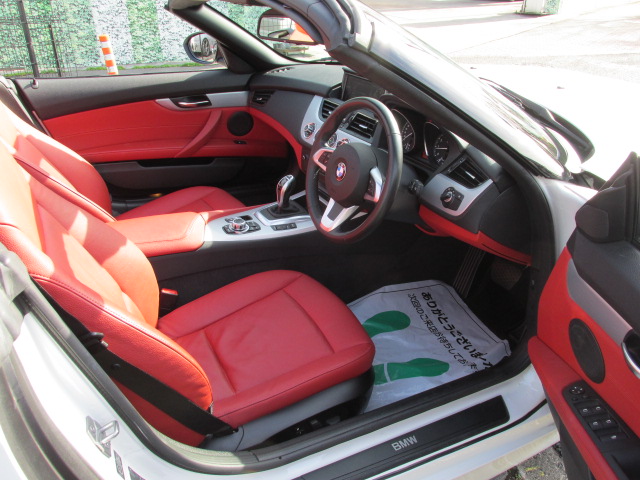 Z4 sDrive 20i 赤レザーシート ワンオーナー パドルシフト Pシート車両画像09