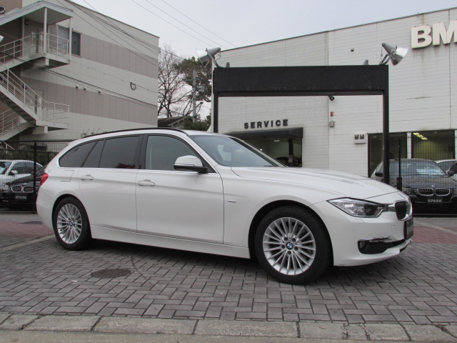 320d ツーリング ラグジュアリー ワンオーナー ブラウンレザー パワーリアゲート車両画像04