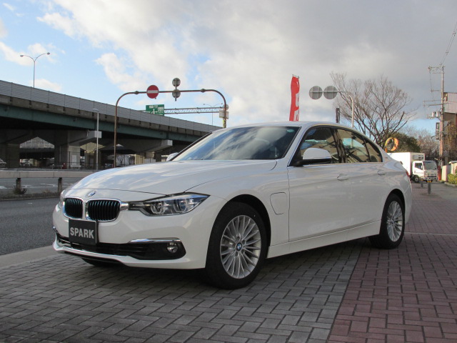 330e ラグジュアリー ワンオーナー ブラックレザーシート プラグインハイブリット車両画像09