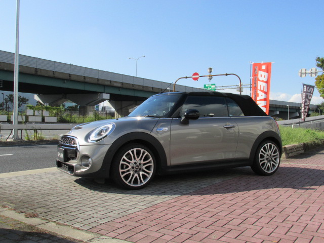 MINI コンバーチブル クーパーＳ ユアーズ幌 OP18インチアルミ ブラウンレザー車両画像08