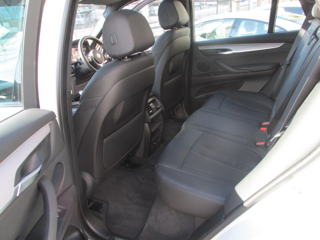 X5 XDrive40e Mスポーツ パノラマＳＲ セレクトパッケージ ブラックレザー車両画像14