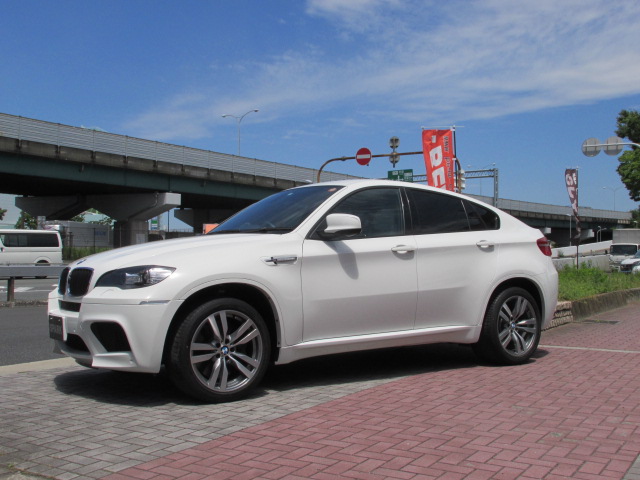 X6 M ホワイトレザー パワーゲート  アラウンドビューカメラ ソフトクローズドア車両画像08