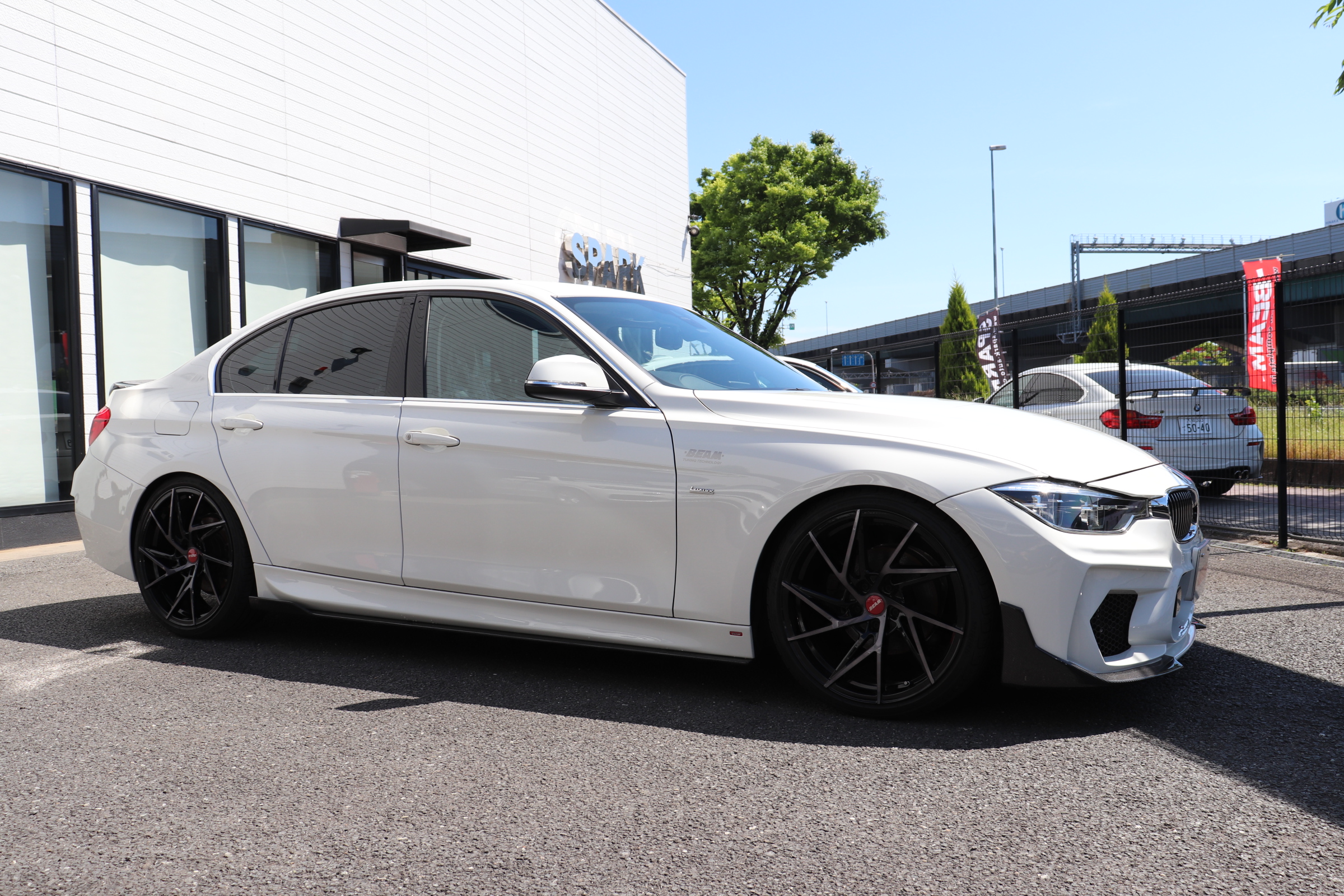 320ｄ LCI ラグジュアリー BEAMコンプリートカー 黒革 レーンチェンジサポート 衝突軽減B車両画像04