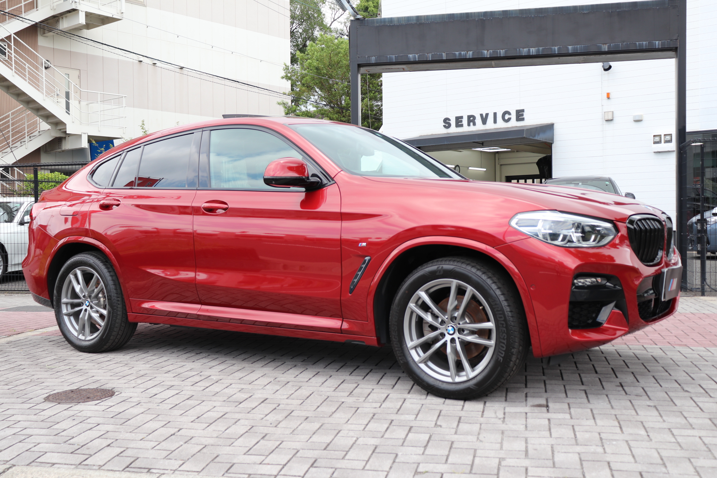 X4 xDrive 20d Mスポーツ Pサンルーフ インディビジュアルホワイトレザー ACC車両画像04