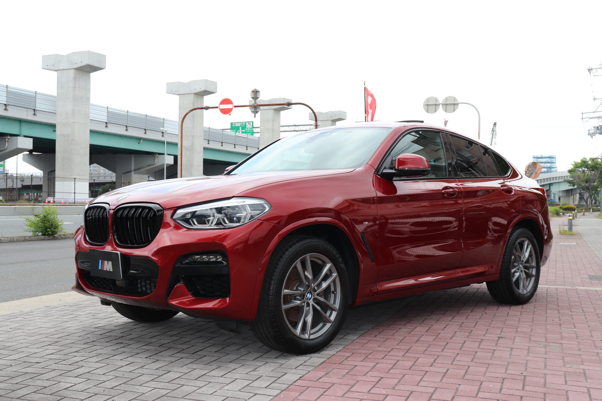 X4 xDrive 20d Mスポーツ Pサンルーフ インディビジュアルホワイトレザー ACC車両画像09