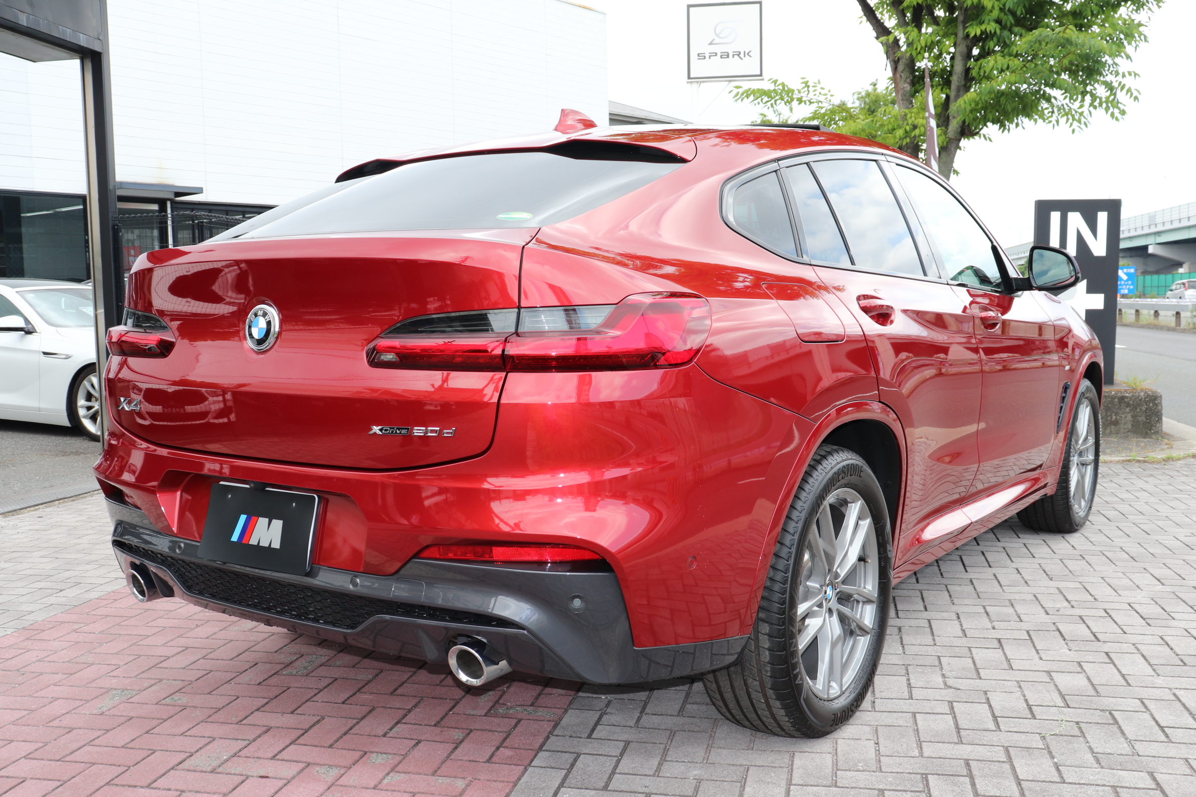 X4 xDrive 20d Mスポーツ Pサンルーフ インディビジュアルホワイトレザー ACC車両画像05