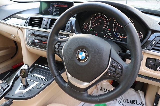 320d ラグジュアリー　ベージュレザーシート　ナビ　DVD　ミュージックサーバー車両画像09