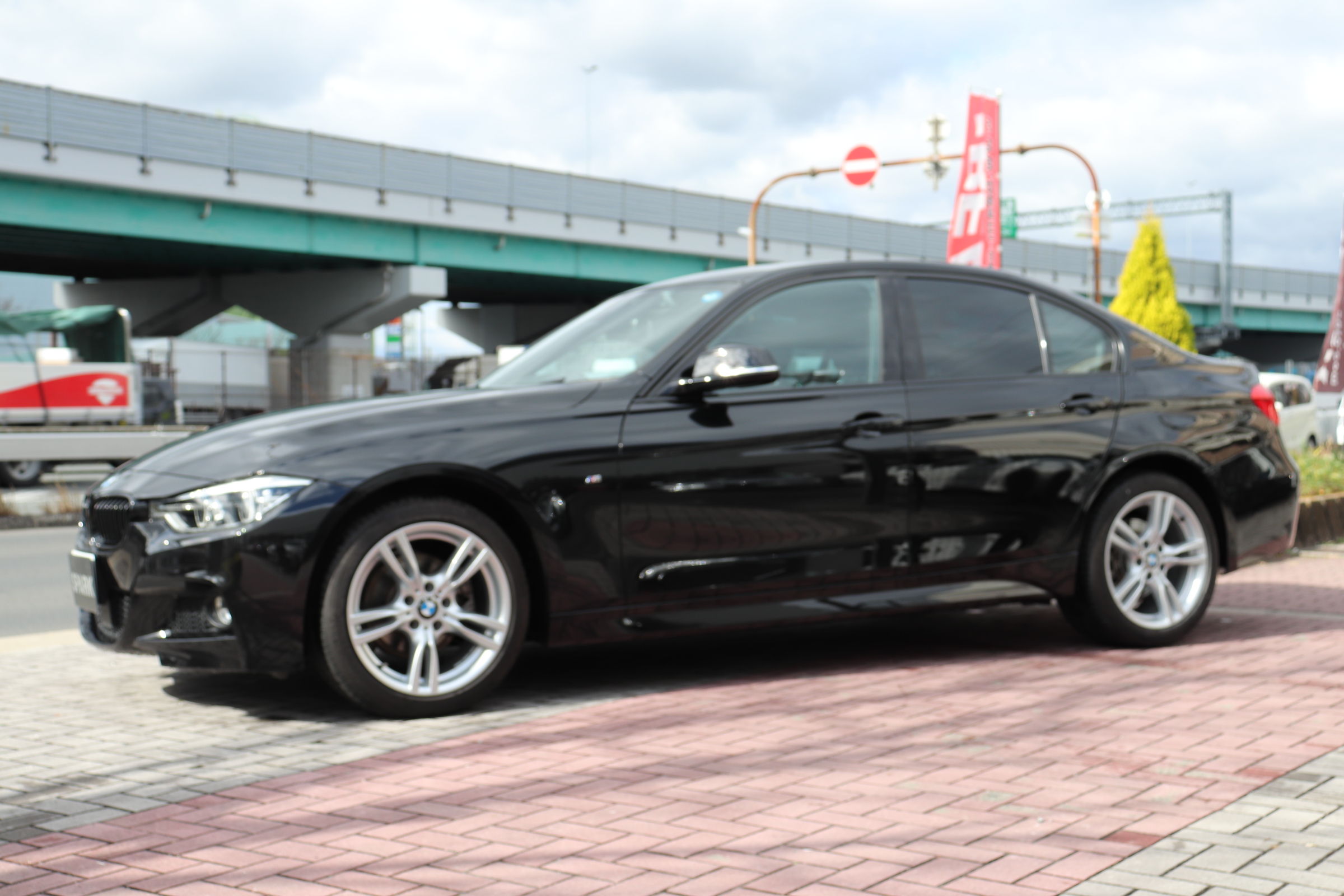 320d Mスポーツ 後期モデル ブラックグリル レーンチェンジウォーニング車両画像08