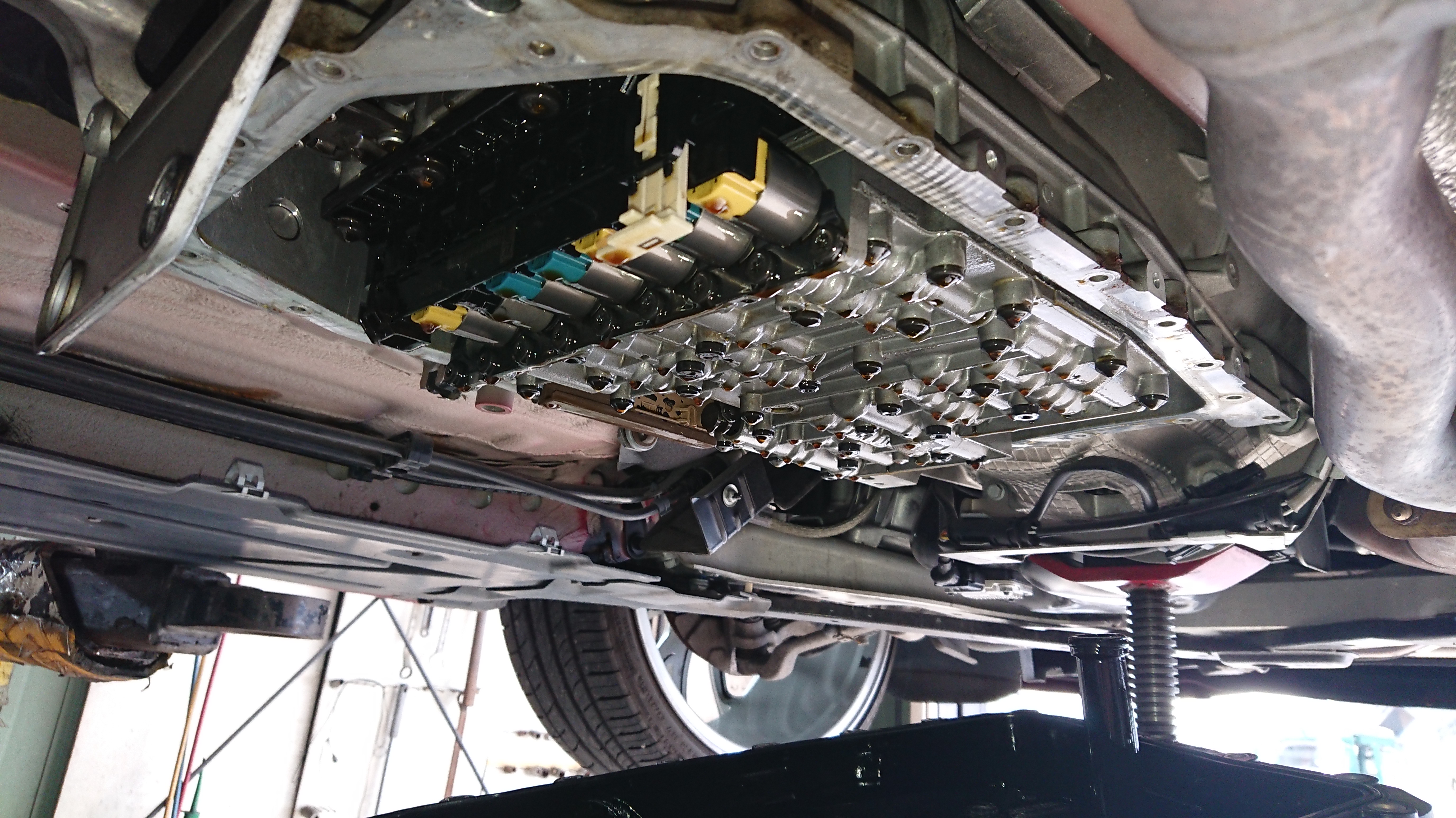 兵庫県t様 Bmw E90 320i オートマチックトランスミッションオイル漏れ修理 Bmw中古車専門店スパークオート