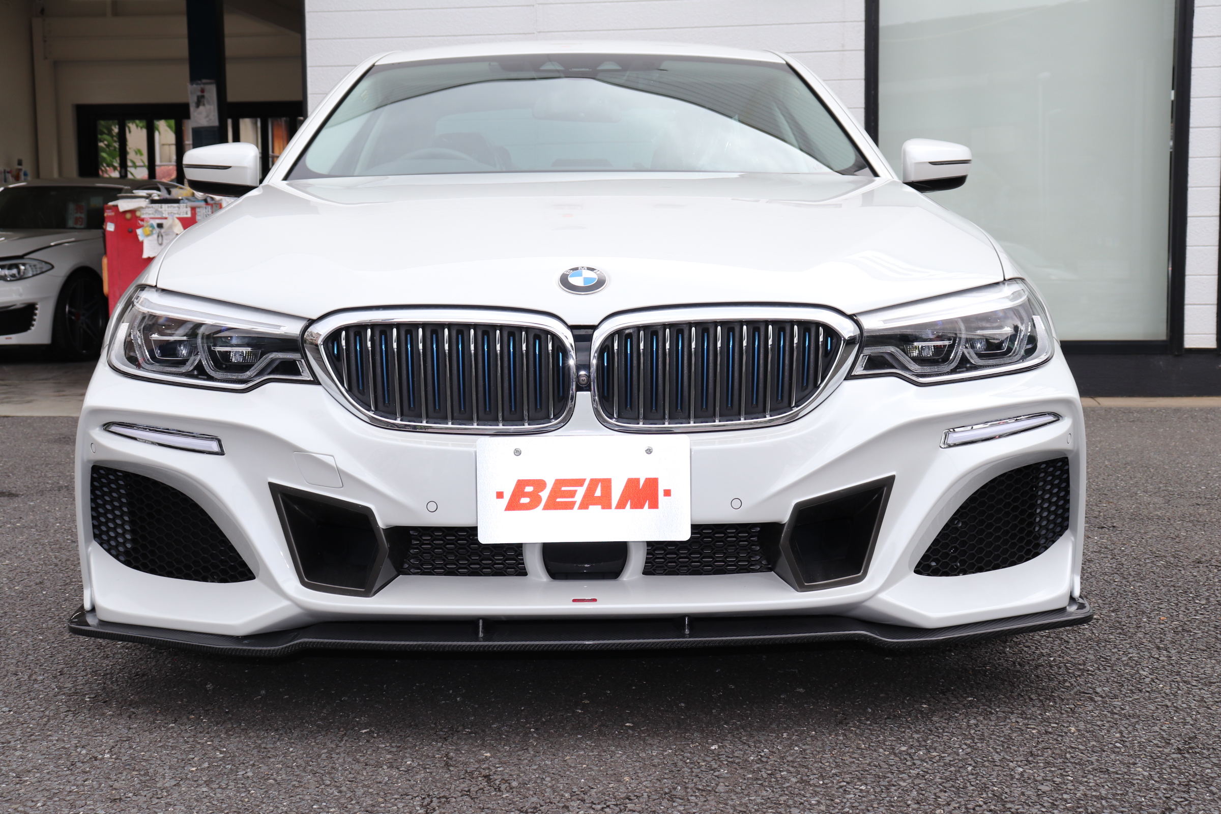 530e iパフォーマンス　ラグジュアリー　BEAMコンプリートカー車両画像02