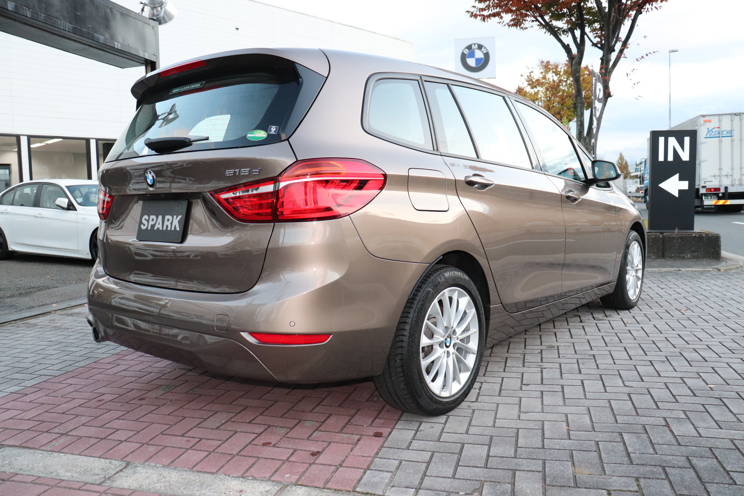 218ｄlci グランツアラー Led Pサポート シートヒーター バックカメラ Bmw中古車専門店スパークオート