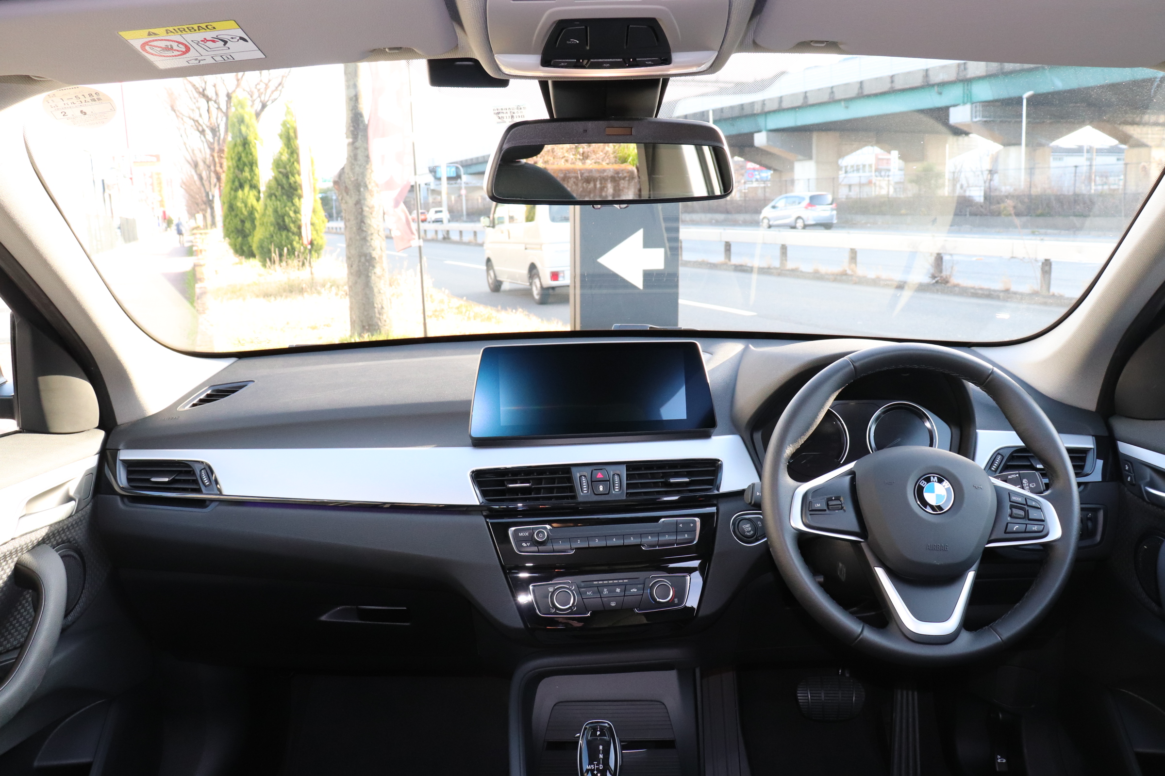 X1 xDrive 18d インテリジェントセーフティー　バックカメラ　アンビエントライト車両画像14