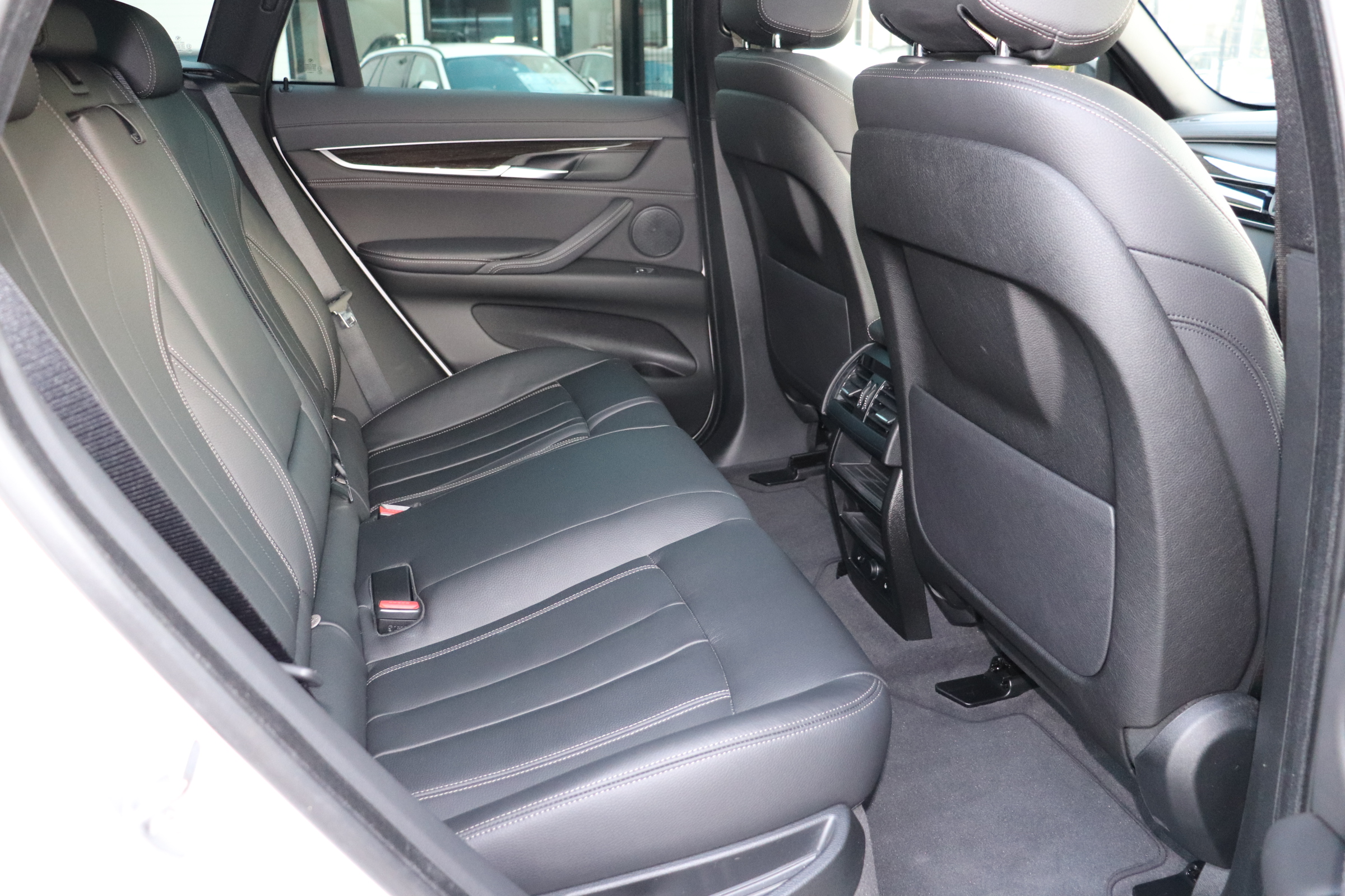 X6 xDrive 35i Mスポーツ ワンオナ パノラマSR HUD 黒革 ソフトクローズ パワーゲート車両画像12