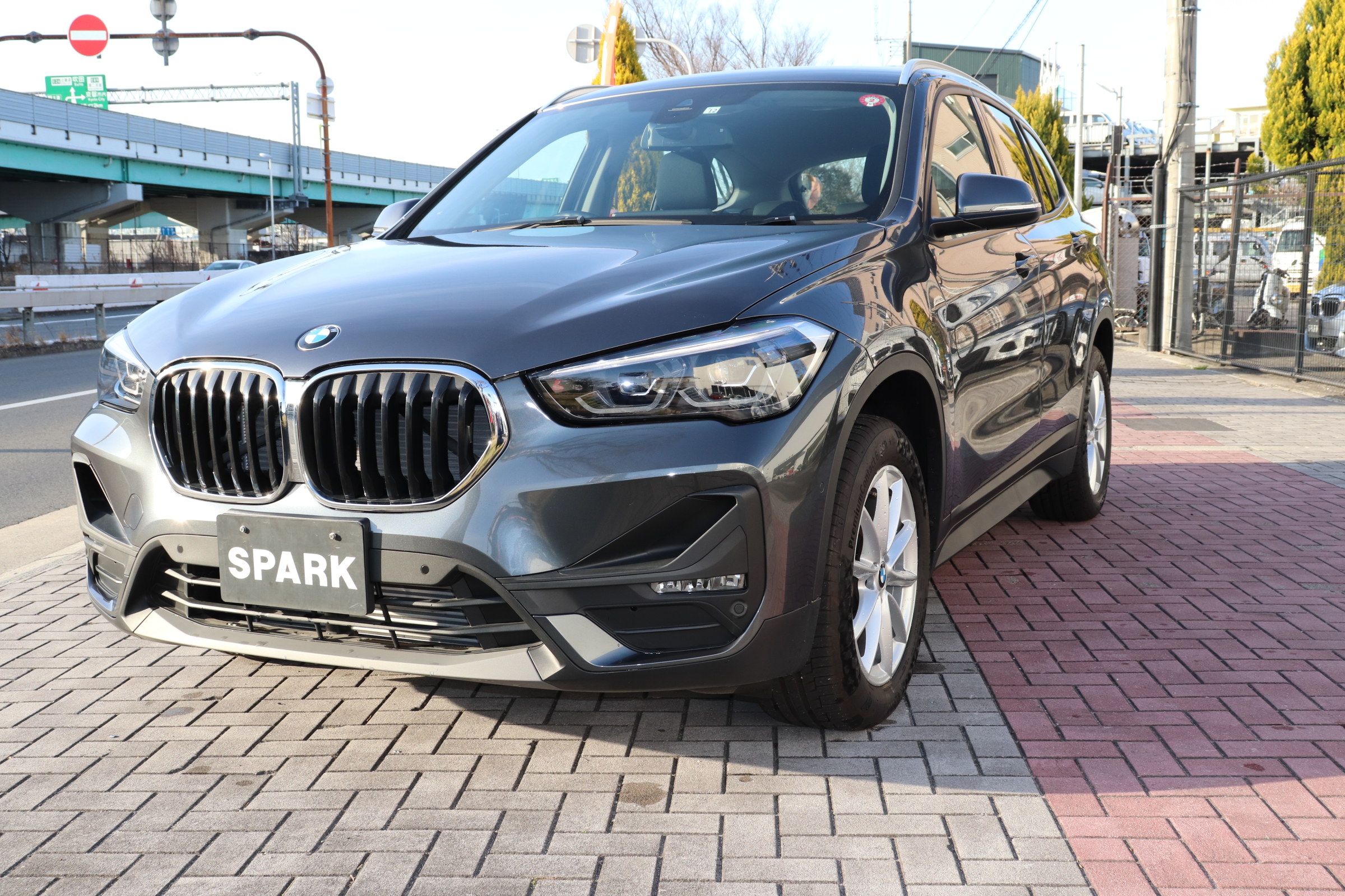 X1 xDrive 18d インテリジェントセーフティー　バックカメラ　アンビエントライト車両画像01