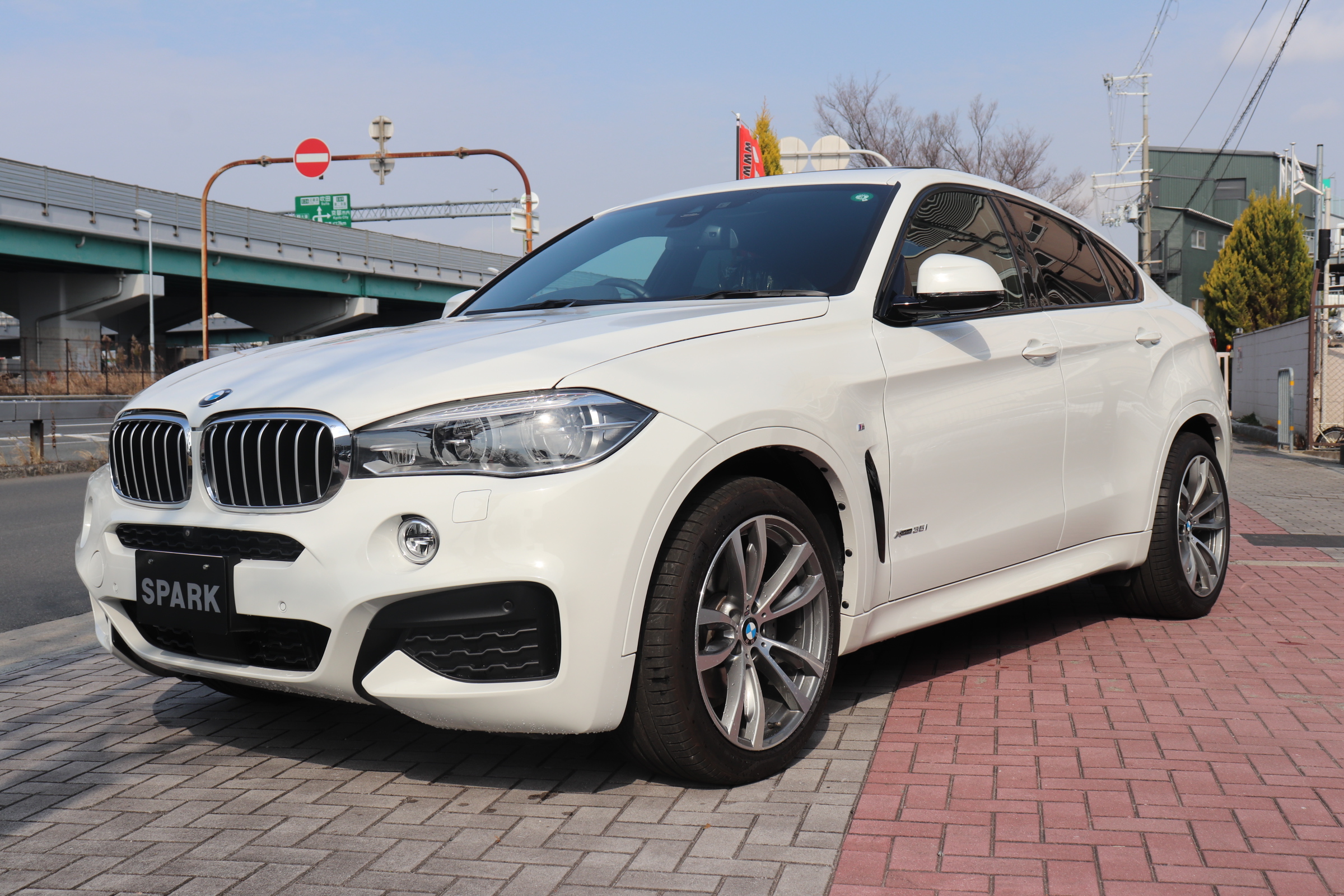 X6 xDrive 35i Mスポーツ ワンオナ パノラマSR HUD 黒革 ソフトクローズ パワーゲート車両画像09