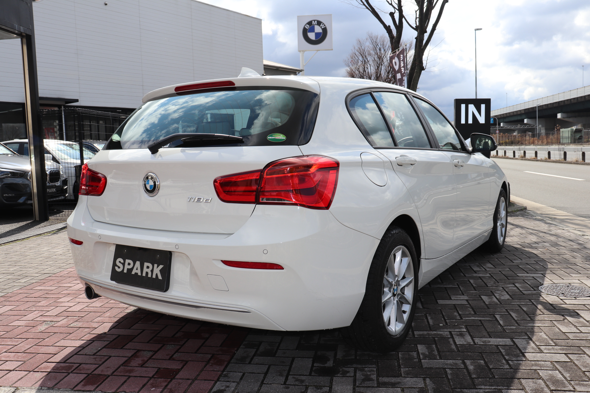 118d スタイル ハーフレザーシート バックカメラ Bluetooth Dvdミュージックサーバー Bmw中古車専門店スパークオート