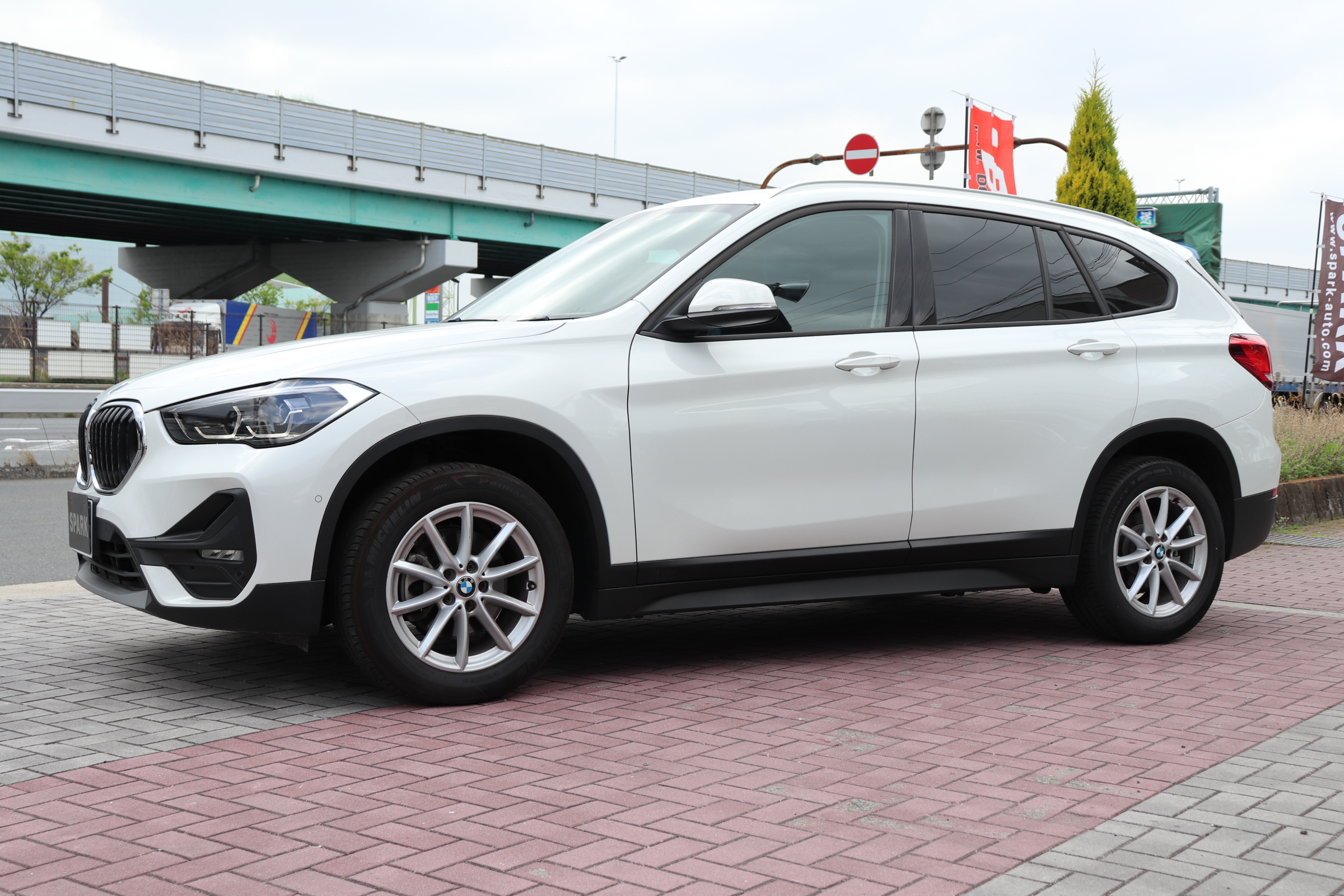 X1 xDrive 18d 後期モデル コンフォートアクセス インテリセーフ車両画像08