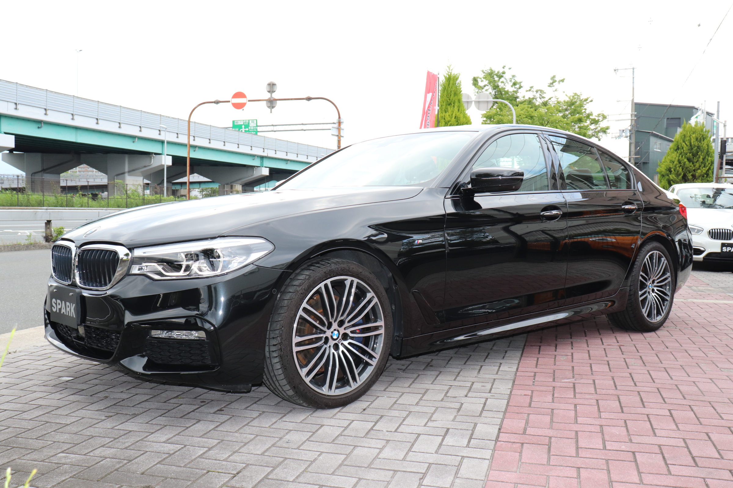 530i Mスポーツ ブラックレザー ヘッドアップディスプレイ ワイヤレス充電車両画像09