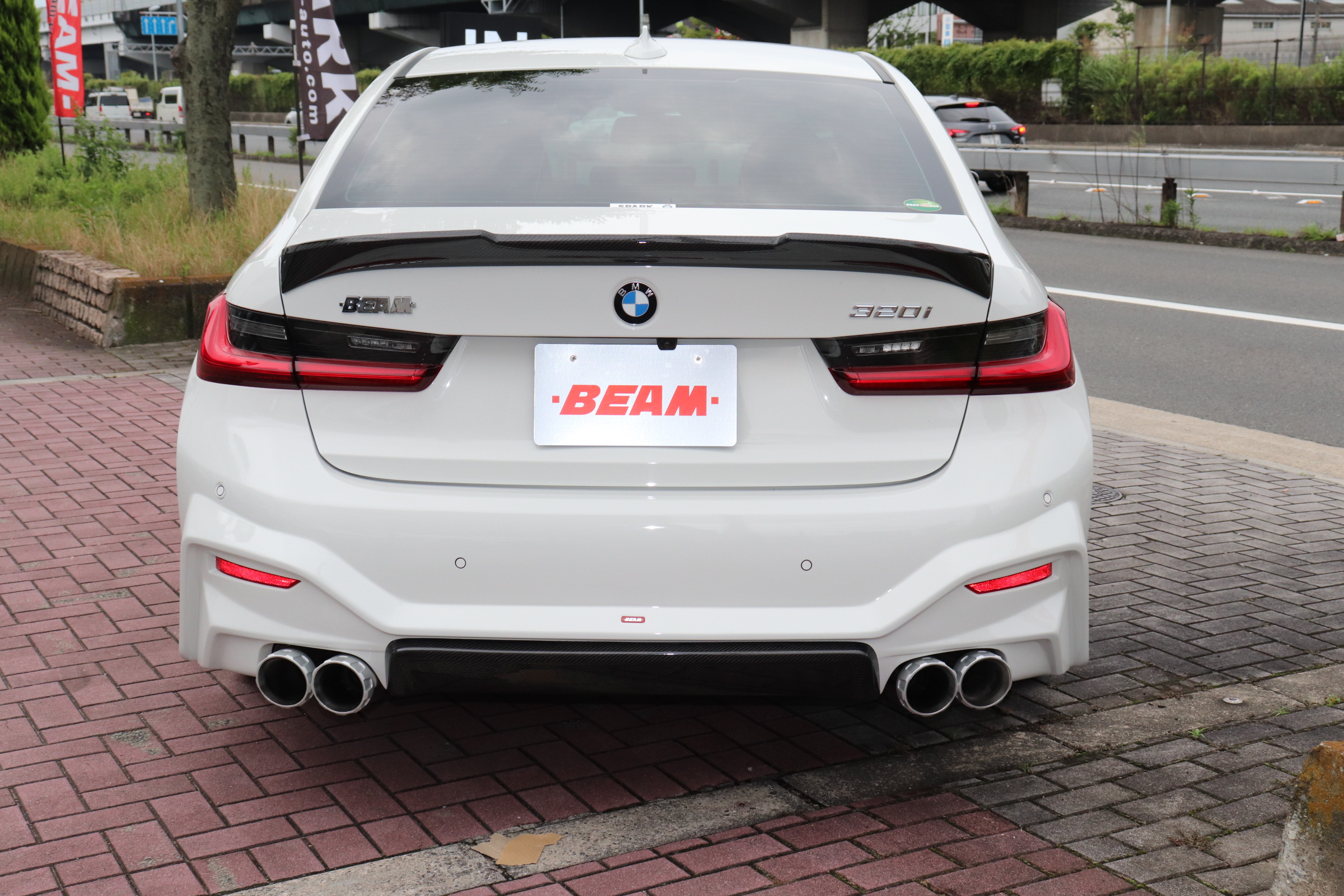 320i ハイライン BEAMコンプリートカー ワンオーナー ブラックレザー車両画像05