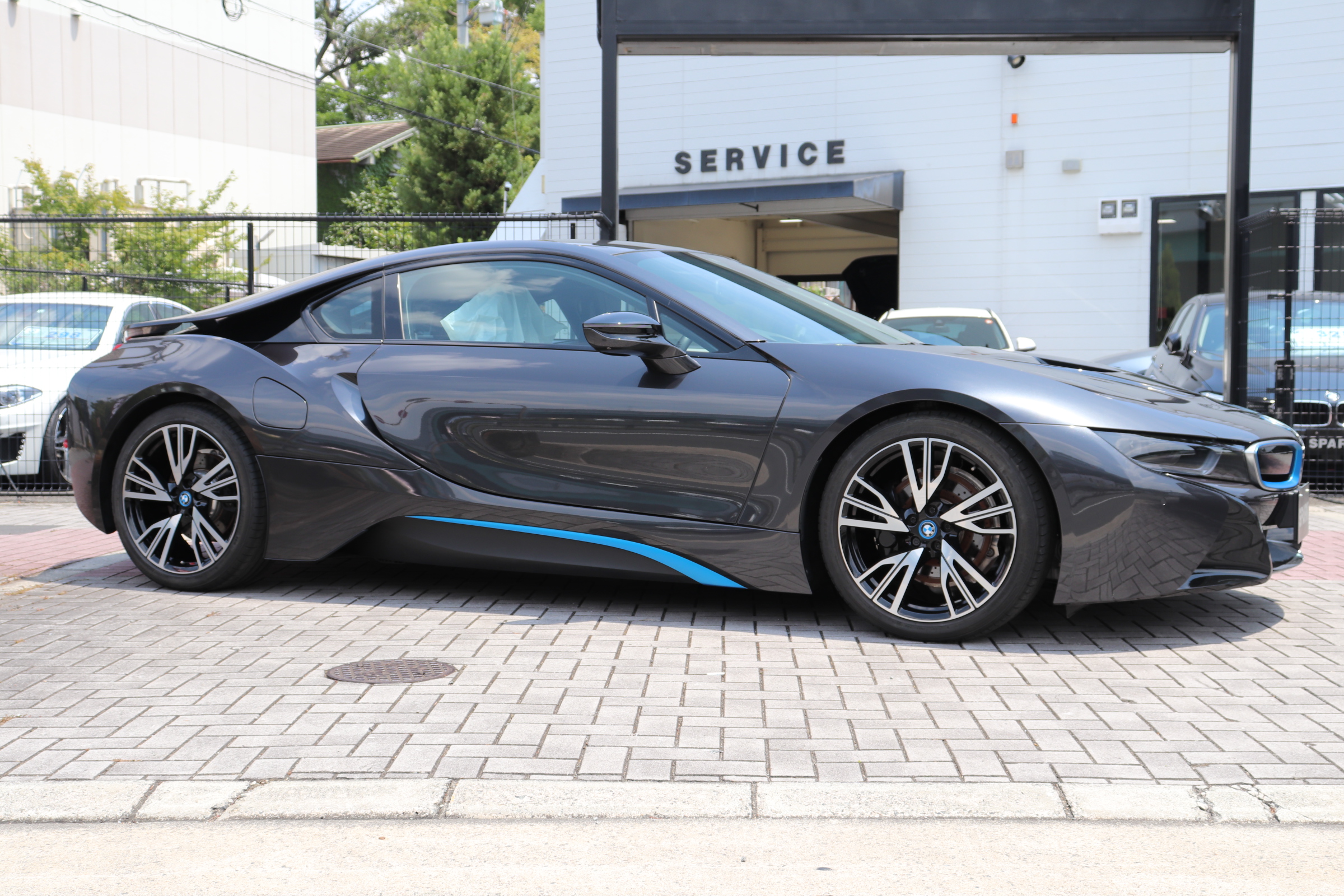 i8 ベースモデル HALOインテリア モカレザー HUD ハーマンカードン車両画像04