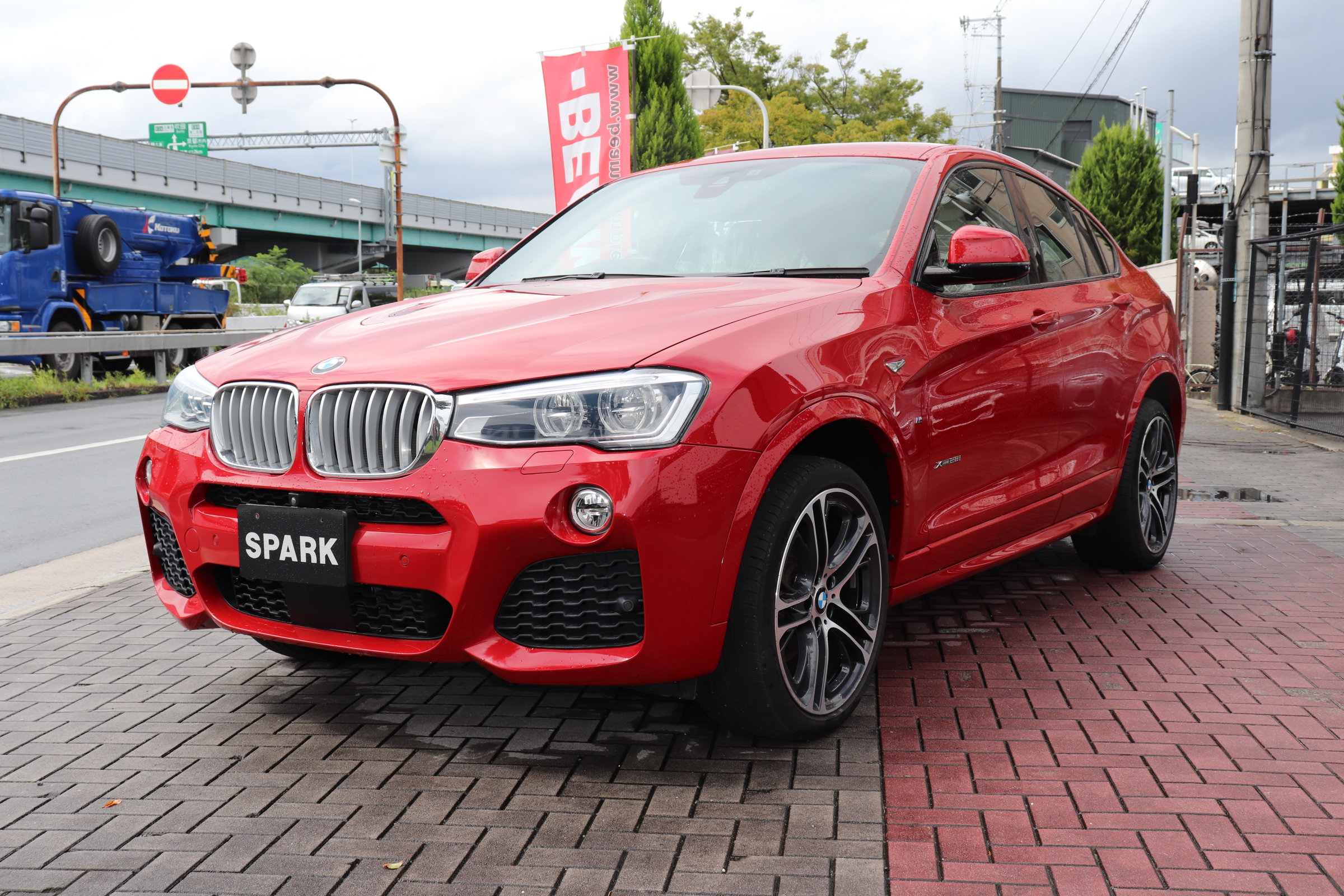 X4 xDrive 28i Mスポーツ 4WD 20インチACCレーンチェンジW LEDヘッド Mスポステア車両画像09