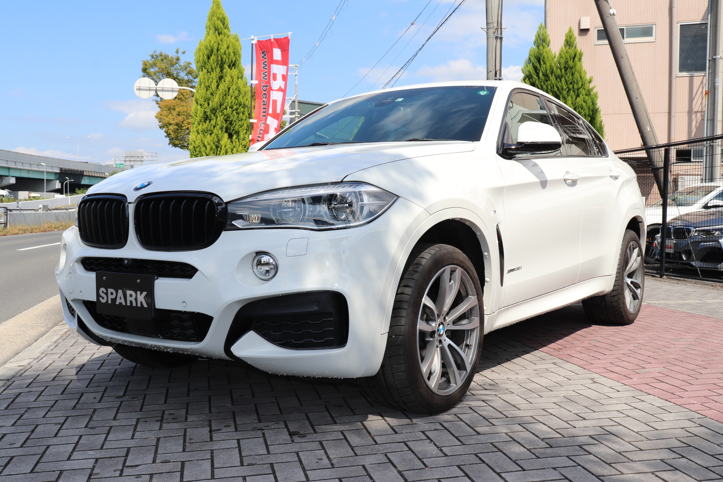 X6 xDrive35i Mスポーツ　サンルーフ　ヘッドアップディスプレイ　パワーバックドアの画像