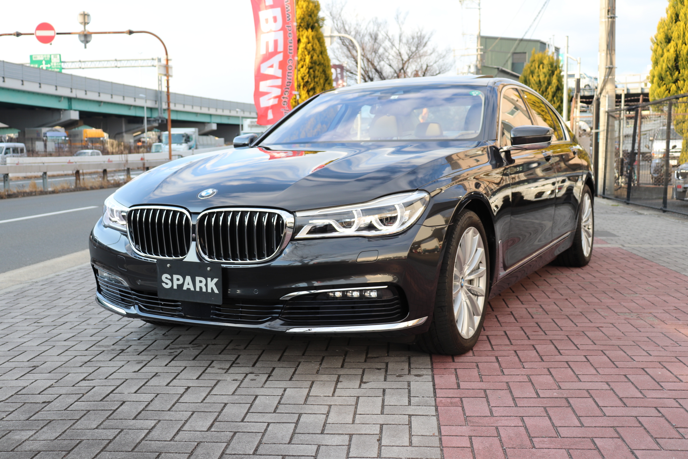 740i サンルーフ HUD ベージュレザー マッサージシート ハーマンカードン車両画像01