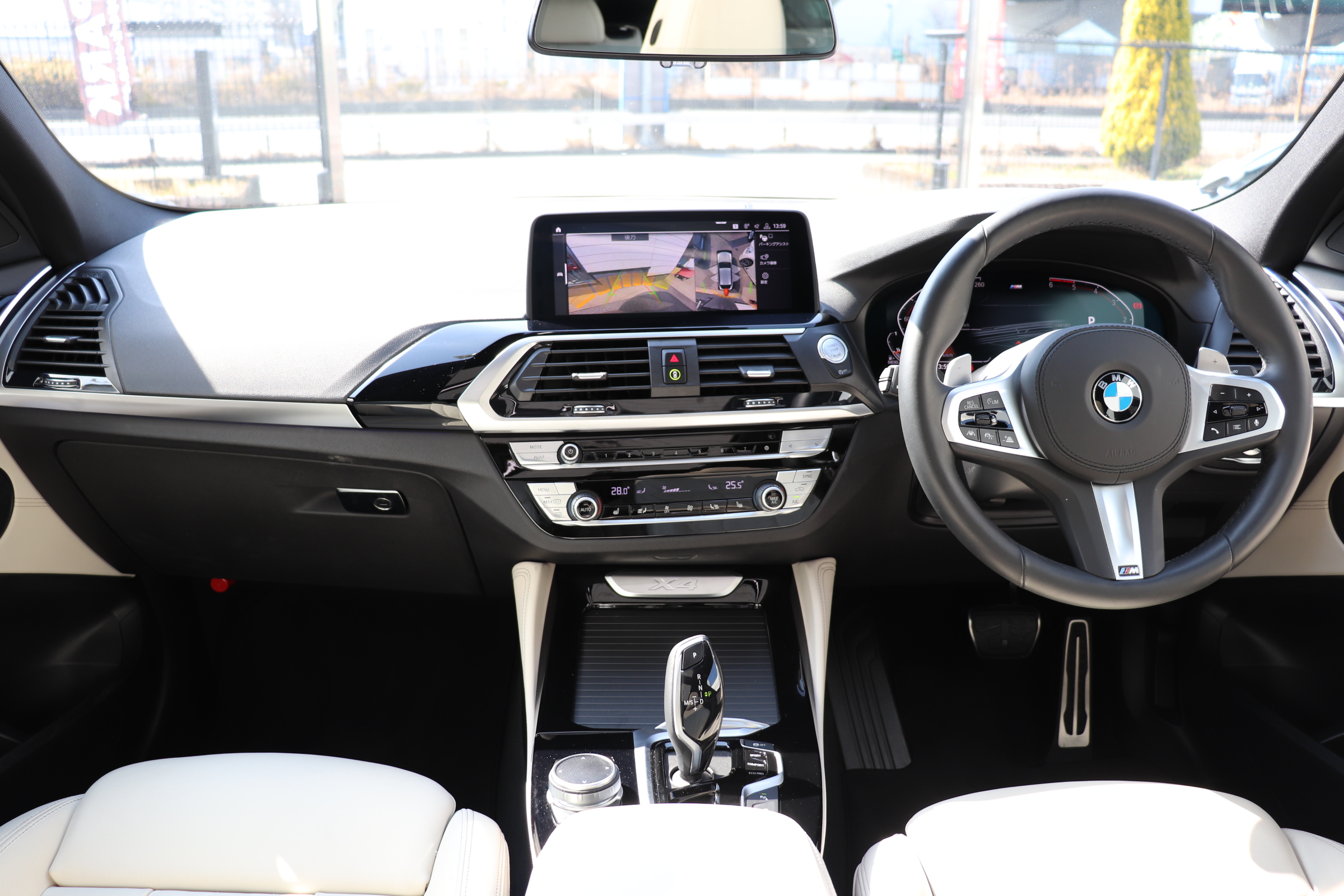X4 xDrive 20d Mスポーツ ワンオーナー サンルーフ ホワイトレザー フルセグ ACC車両画像10