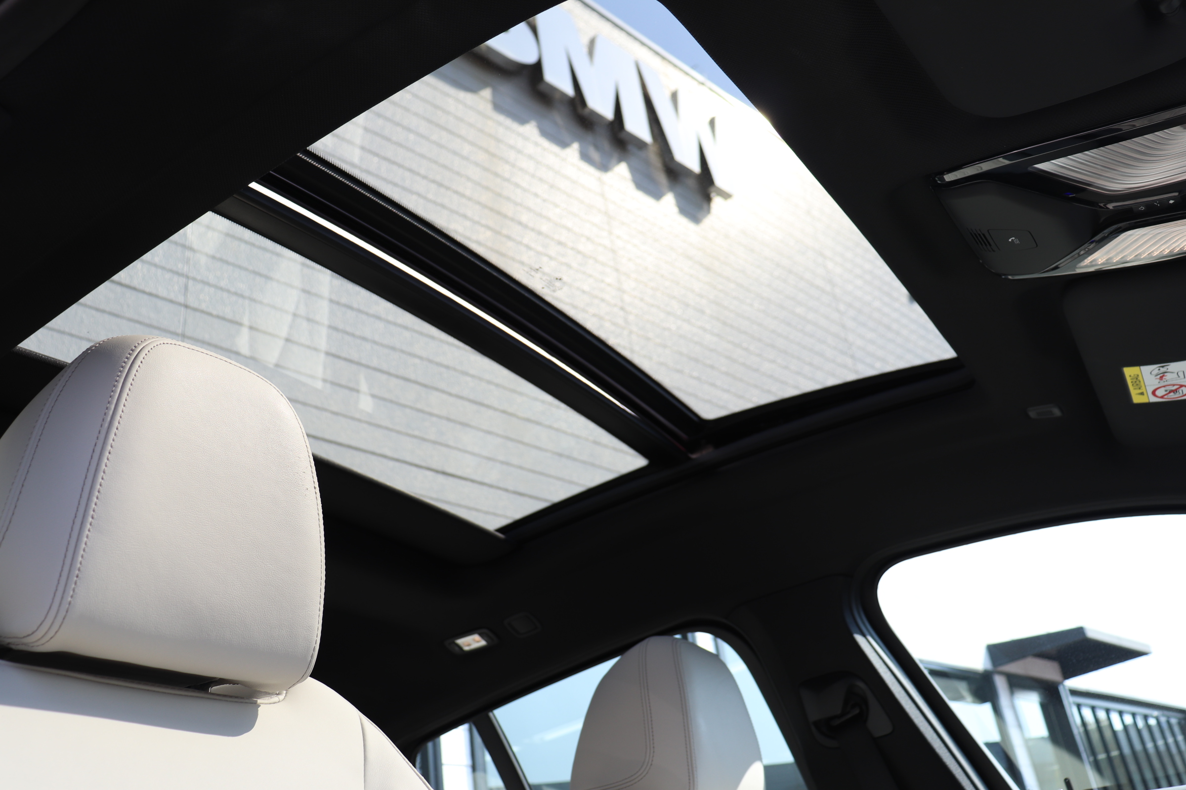 X4 xDrive 20d Mスポーツ ワンオーナー サンルーフ ホワイトレザー フルセグ ACC車両画像15