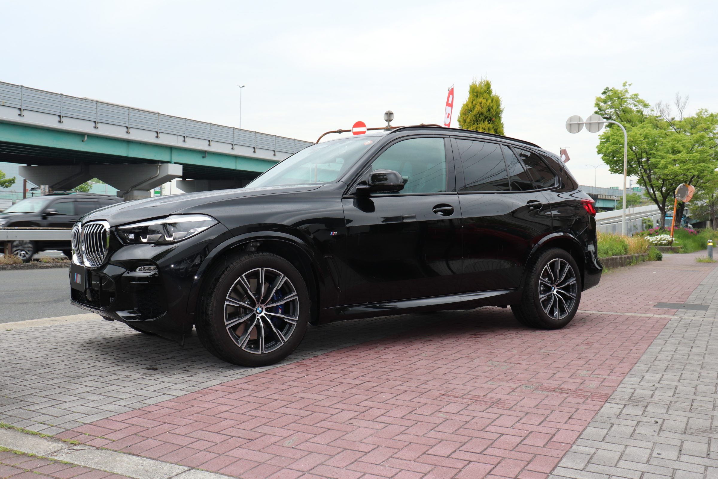 X5 xDrive 35d Mスポーツ パノラマサンルーフ ブラックレザー車両画像08