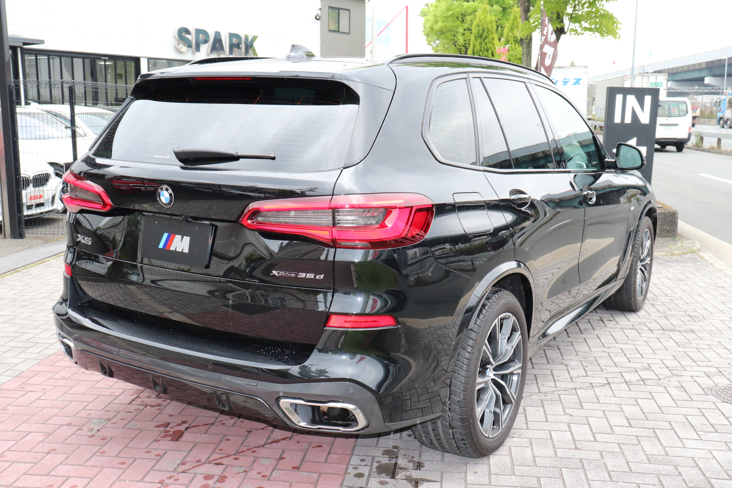 X5 xDrive 35d Mスポーツ パノラマサンルーフ ブラックレザー車両画像05