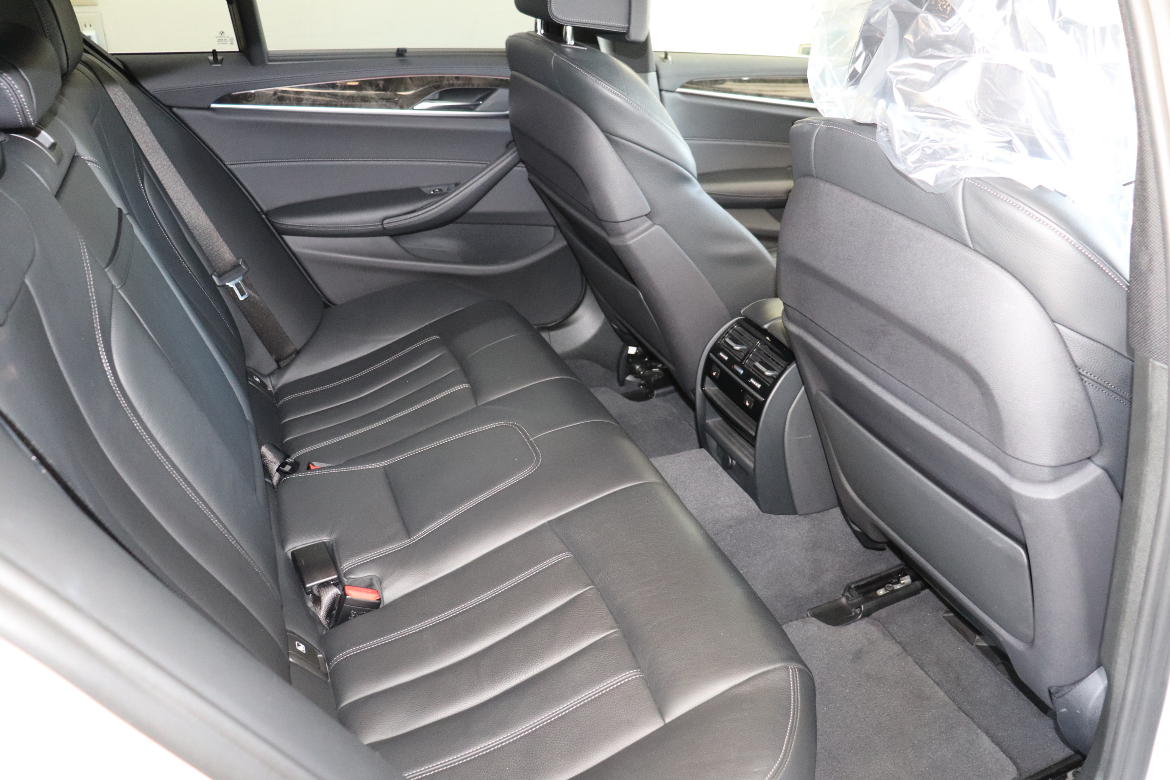 523d ラグジュアリーBEAMコンプリート 黒革 ベンチレーションシート Sクローズドア車両画像12