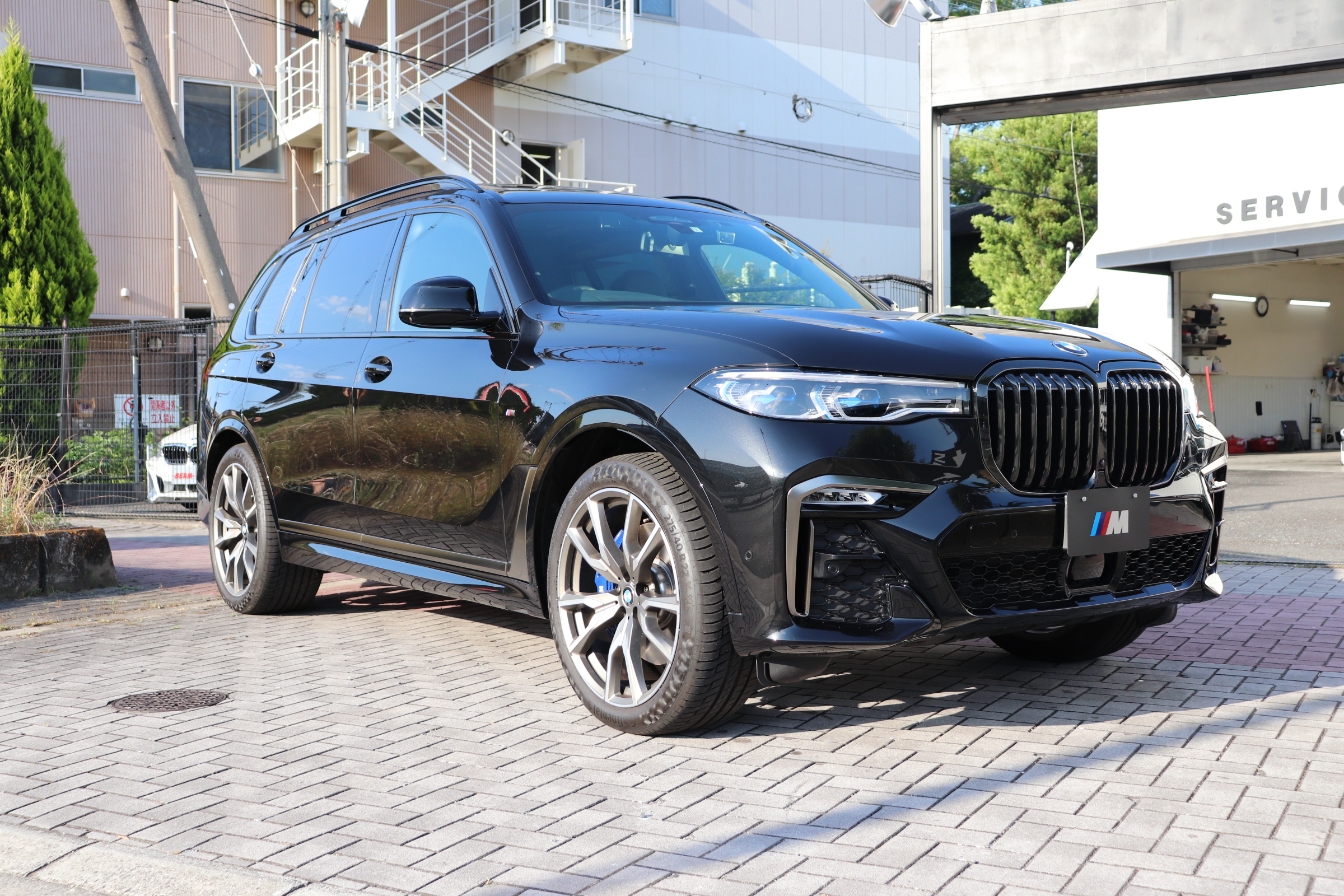 X7 M50i スカイラウンジSR リアエンター 6人乗り 22インチAW車両画像03