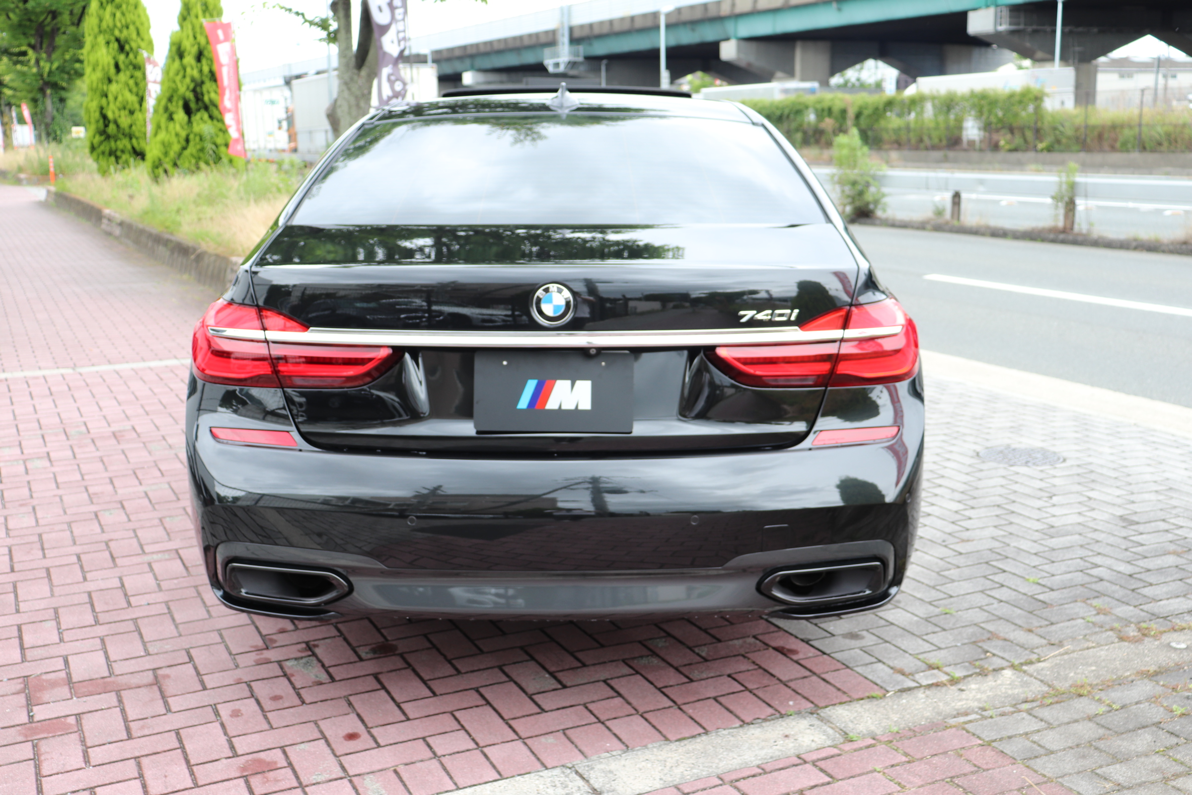 740i Mスポーツ ワンオーナー ブラックレザー サンルーフ車両画像06