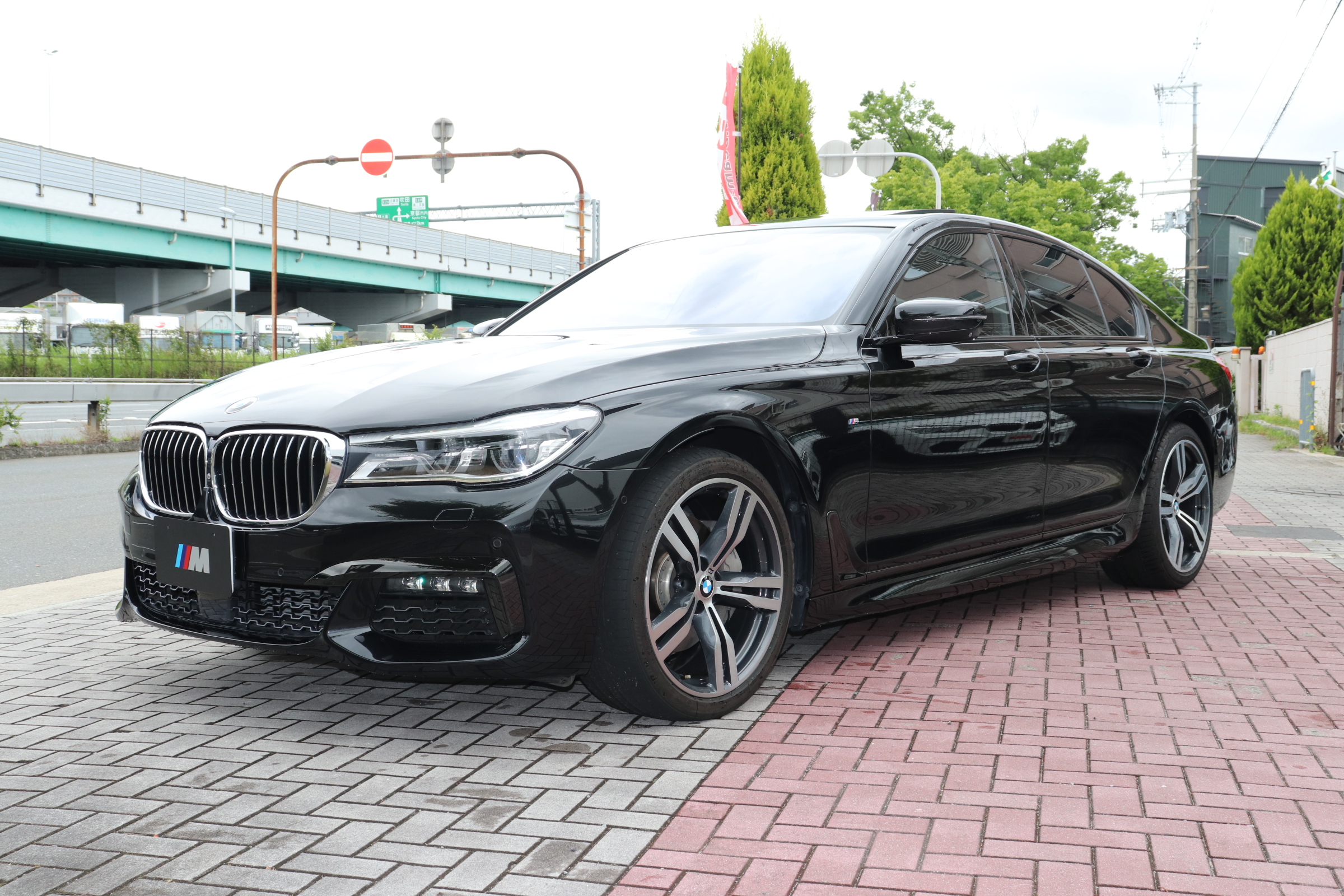 740i Mスポーツ ワンオーナー ブラックレザー サンルーフ車両画像09