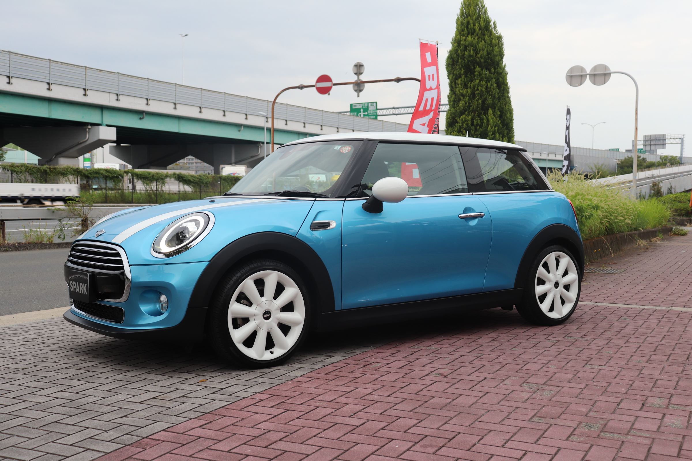 MINI クーパーD 3DR 後期モデル ペッパーP 18インチAW車両画像08