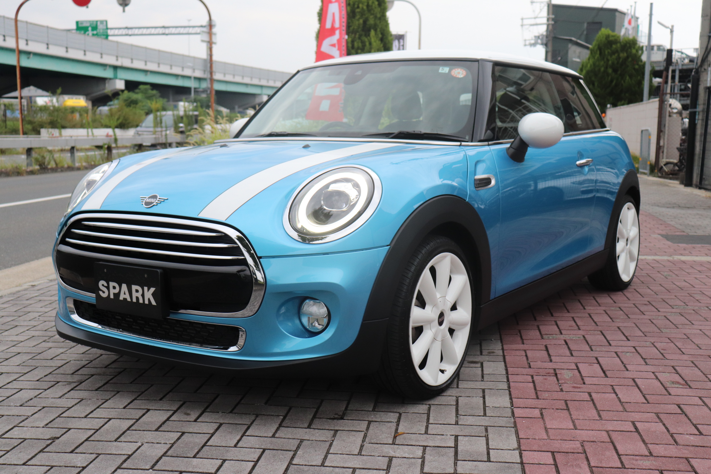 MINI クーパーD 3DR 後期モデル ペッパーP 18インチAW車両画像09