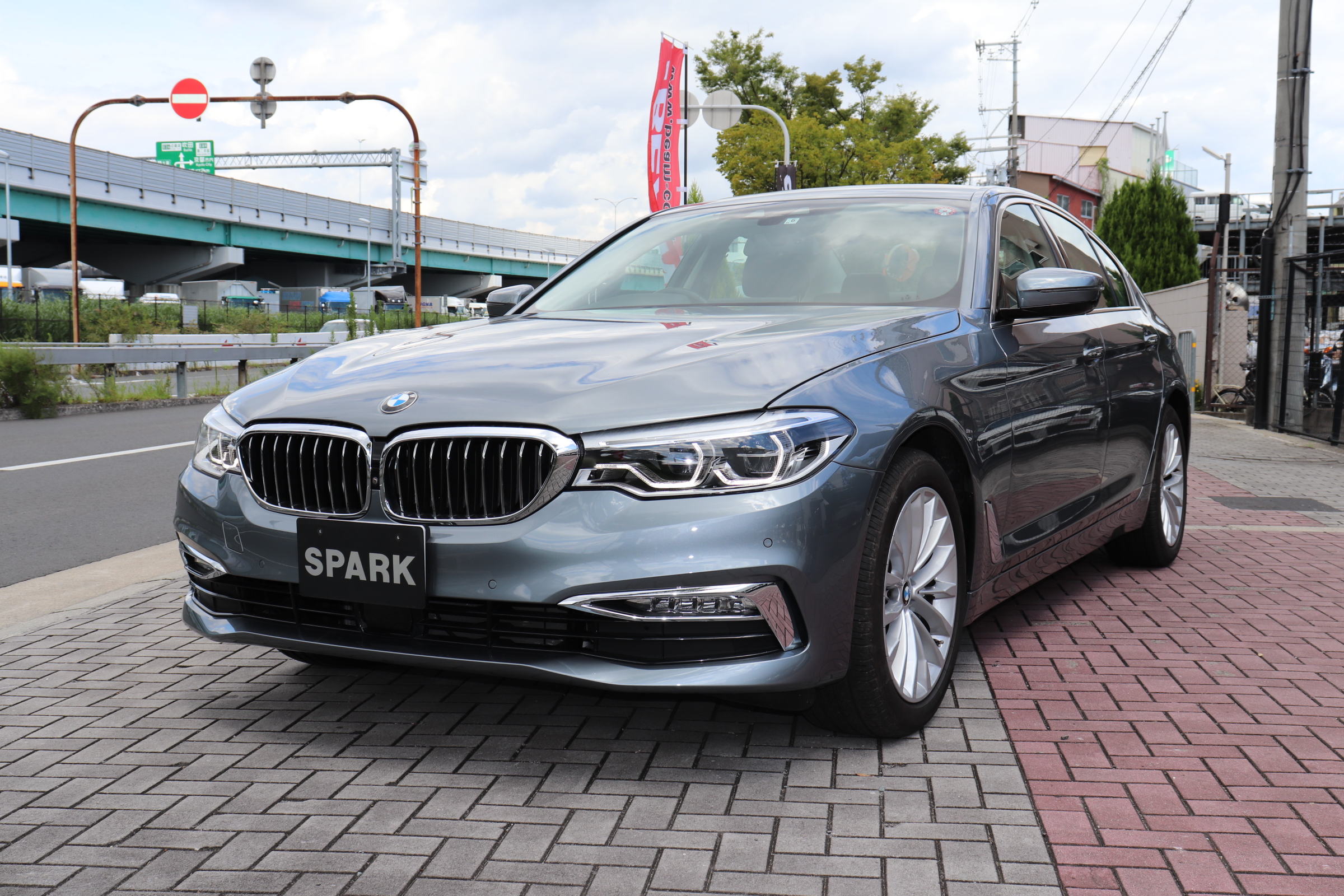 530i ラグジュアリー ワンオーナーブラックレザー 走行距離1万キロの画像