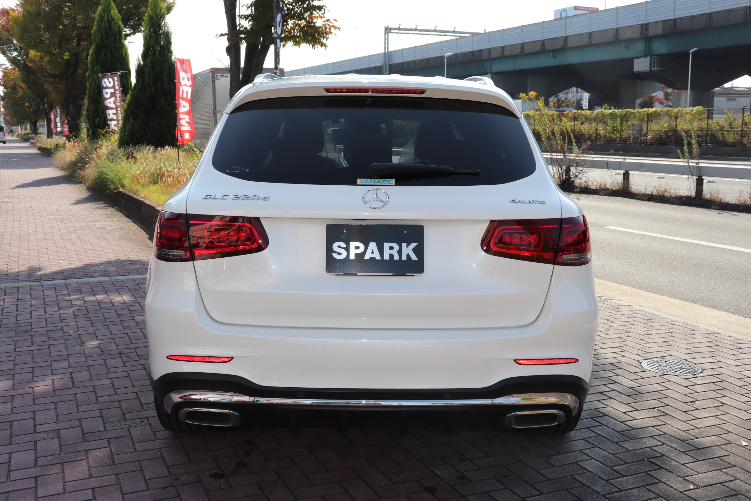 GLC220ｄ 4マチック AMGライン 後期 ワンオーナー レザーＥＸＣパッケージ 赤×黒革車両画像06