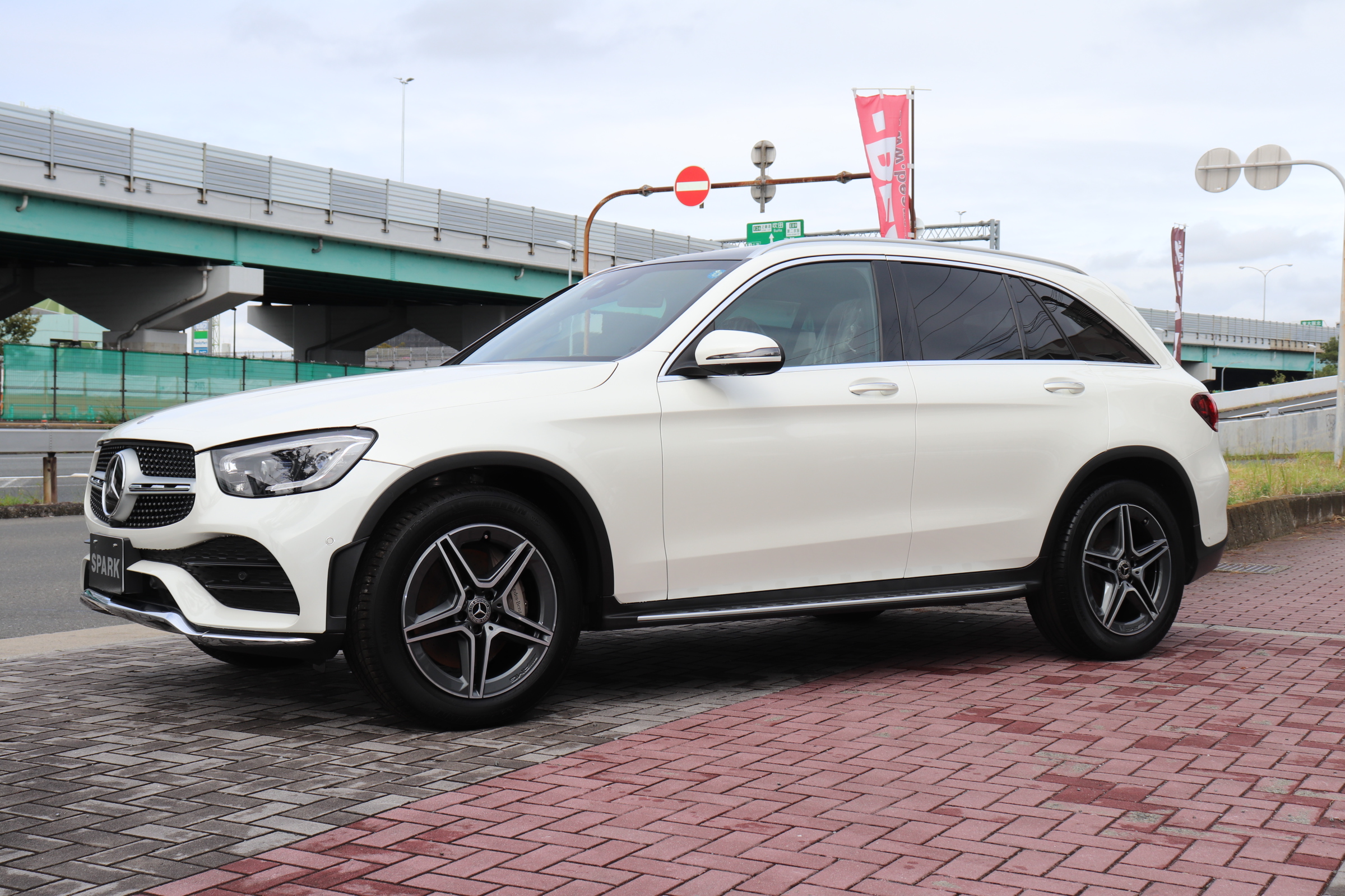 GLC220ｄ 4マチック AMGライン 後期 保証付 ワンオーナー レザーＥＸＣパッケージ 赤×黒革車両画像08