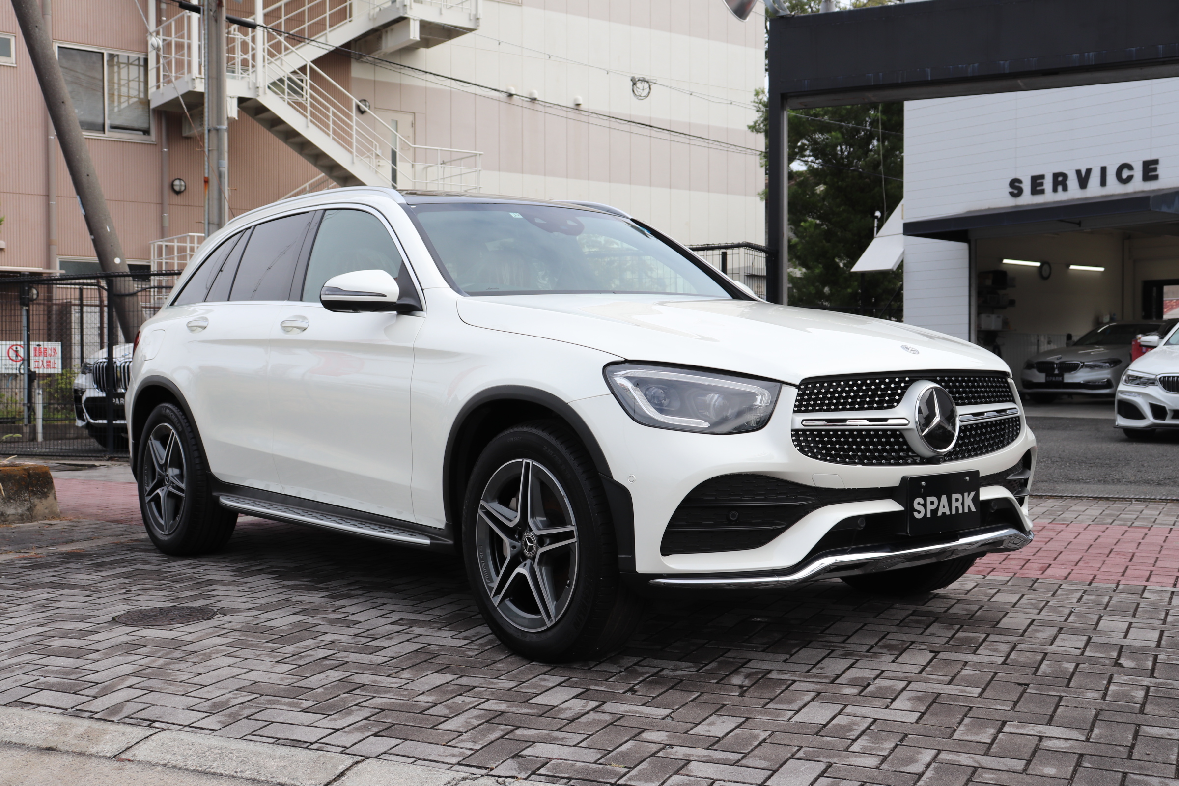 GLC220ｄ 4マチック AMGライン 後期 保証付 ワンオーナー レザーＥＸＣパッケージ 赤×黒革車両画像03