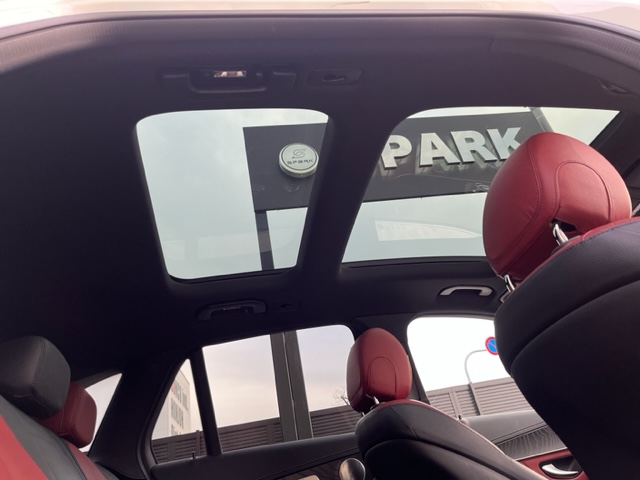 GLC220ｄ 4マチック AMGライン 後期 ワンオーナー レザーＥＸＣパッケージ 赤×黒革車両画像07